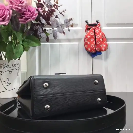 First bag PM GRENELLE VUITTON LOUIS 0701